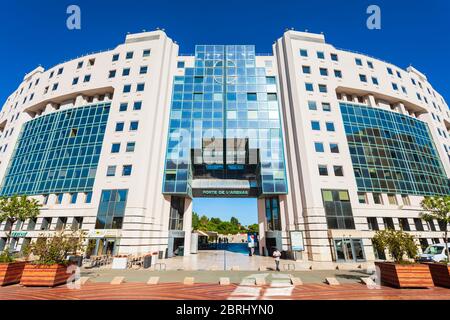 NIZZA, FRANKREICH - 27. SEPTEMBER 2018: L'Arenas modernes Gebäude in Nizza Stadt in Frankreich Stockfoto