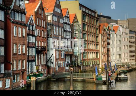 Die historischen Häuser in der Deichstraße an der Nikolaifleet Stockfoto