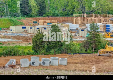 Horizontale Aufnahme einer Baustelle im Frühling. Stockfoto