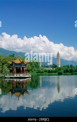 Drei Pagoden des Chong Sheng Tempels, Dali, Provinz Yunnan, China Stockfoto