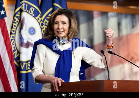 Washington, DC, USA. Mai 2020. 21. Mai 2020 - Washington, DC, USA: House Speaker NANCY PELOSI (D-CA) spricht bei einer Pressekonferenz zum Jahrestag der Verabschiedung des 19. Gesetzes und der Votum-by-Mail und Wahlsicherheit im Heroes Act. Quelle: Michael Brochstein/ZUMA Wire/Alamy Live News Stockfoto