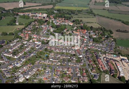 Luftaufnahme der östlichen Hälfte des Heighington Village mit 2 neuen Wohnplätzen in der Nähe von Newton Aycliffe, Grafschaft Durham, Großbritannien Stockfoto