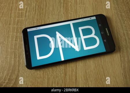 Das Logo der DNB ASA Financial Services Group wird auf dem Smartphone angezeigt Stockfoto