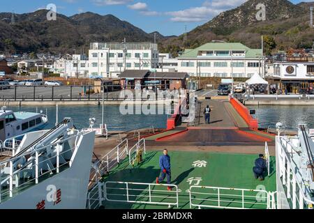 Tadanoumi Hafen in Takehara Stadt, das Tor zur berühmten Okunoshima (Kaninchen Insel). Präfektur Hiroshima, Japan Stockfoto