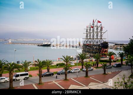 Alanya Piratenboote für Tour in der Werft am Hafen Stockfoto