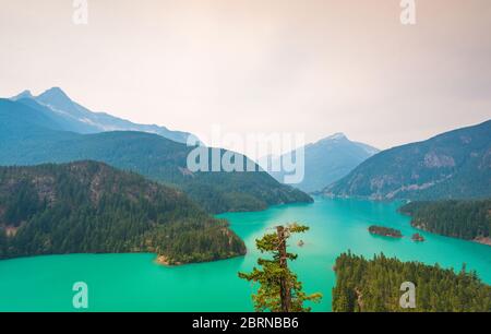 Szene in der Dam-Landschaft von Diablo an einem Tag im North Cascade Nationalpark, Wa, USA Stockfoto