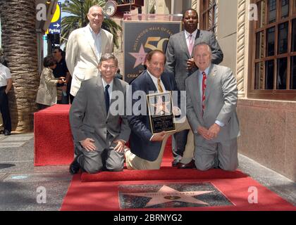 John Skipper (Executive Vice President/Content, ESPN), Leron Gubler (Hollywood Chamber of Commerce, President/CEO) Chris Berman und Tom Jackson bei der Hollywood Walk of Fame-Starzeremonie für Chris Berman 6259 Hollywood Boulevard vor Dillon's Irish Pub, Hollywood, CA, USA 24. Mai 2010 ©Digital / MediaPunch Stockfoto