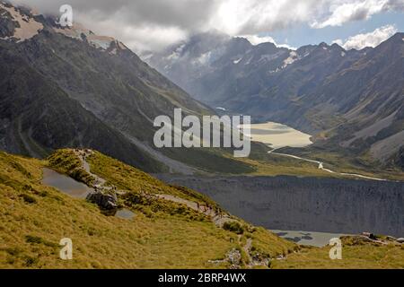 Blick über Sealy Tarns zum Hooker Valley Stockfoto