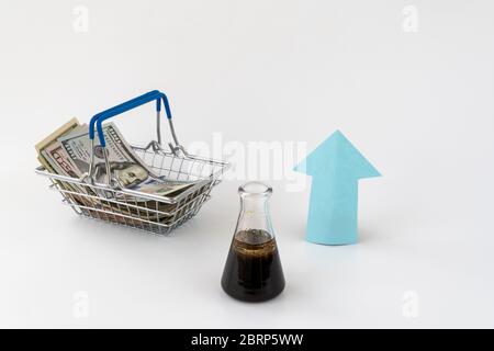 Öl und Geld. Konzept der Erdölprodukte Preiswachstum. Terminkontrakt für den Kauf oder Verkauf von Öl. Stockfoto