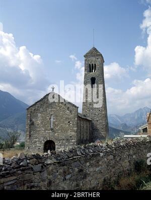 IGLESIA DE SAN CLEMENTE - SIGLO XI - ROMANICO LOMBARDO. STANDORT: IGLESIA DE SAN CLEMENTE. COLL DE NARGO. Lerida. SPANIEN. Stockfoto