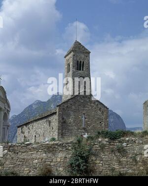 IGLESIA DE SAN CLEMENTE - SIGLO XI - ROMANICO LOMBARDO. STANDORT: IGLESIA DE SAN CLEMENTE. COLL DE NARGO. Lerida. SPANIEN. Stockfoto