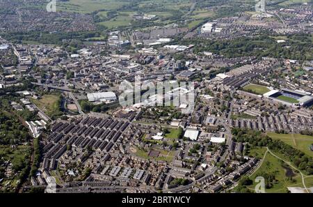 Luftaufnahme der Skyline von Burnley von der Pike Hill-Gegend der Stadt mit Blick nach Nordwesten, Lancashire Stockfoto