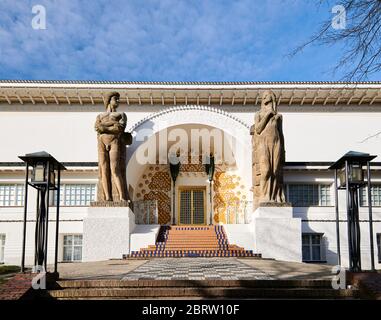 Darmstadt, März 01 2020: Eintritt in das Ernst-Ludwig-Haus in der Mathildenhöhe in Darmstadt. Der Architekt Joseph Maria Olbrich baute die Art nouve Stockfoto