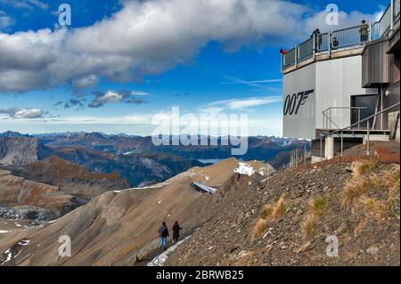 Piz Gloria, Aussichtspunkt, Restaurant und Seilbahn-Terminal auf dem Gipfel des Schilthorn, den Schweizer Alpen in der Schweiz Stockfoto