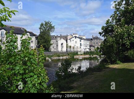 Ufer und Fluss-Kent. Kendal, Cumbria, England, Vereinigtes Königreich, Europa. Stockfoto