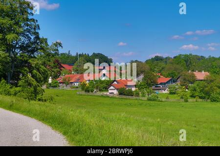 Bezirk Starnberg, Deutschland. Mai 2020. Bezirk Starnberg, Deutschland 9. Mai 2020: Impressionen Starnberger See - 2020 Kerschlach, Bezirk Weilheim/Schongau, gut Kerschlach Quelle: dpa/Alamy Live News Stockfoto