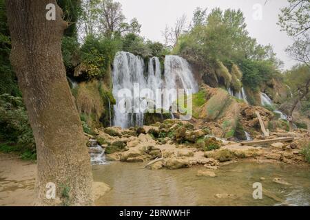 Kravica Wasserfälle, oft fälschlicherweise als Kravice, ist ein großer Tuffstein Kaskade auf dem Fluss Trebižat, in der Karstigen Heartland von Herzegowina in Bosnien Stockfoto