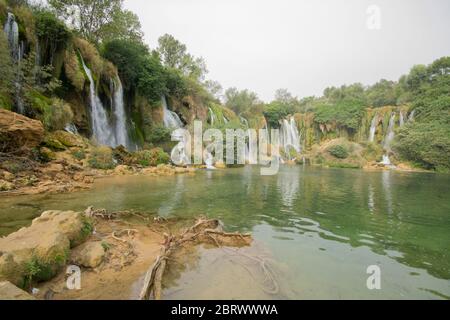 Kravica Wasserfälle, oft fälschlicherweise als Kravice, ist ein großer Tuffstein Kaskade auf dem Fluss Trebižat, in der Karstigen Heartland von Herzegowina in Bosnien Stockfoto