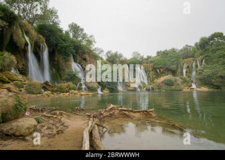 Kravica Wasserfälle, oft fälschlicherweise als Kravice, ist ein großer Tuffstein Kaskade auf dem Fluss Trebižat, in der Karstigen Heartland von Herzegowina in Bosnien Stockfoto