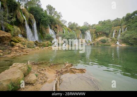 Kravica Wasserfälle, oft fälschlicherweise als Kravice, ist ein großer Tuffstein Kaskade auf dem Fluss Trebižat, in der Karstigen Heartland von Herzegowina in Bosnien Stockfoto