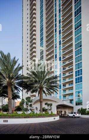 Das Innere der Turnberry Towers. Turnberry Towers ist ein 45-stöckiger Doppelturm-Wohnkomplex in Winchester, Nevada, nahe dem Las Vegas Strip. Stockfoto