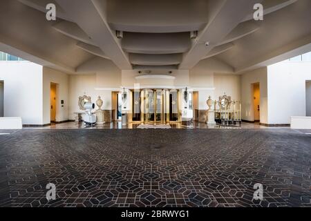 Das Innere der Turnberry Towers. Turnberry Towers ist ein 45-stöckiger Doppelturm-Wohnkomplex in Winchester, Nevada, nahe dem Las Vegas Strip. Stockfoto