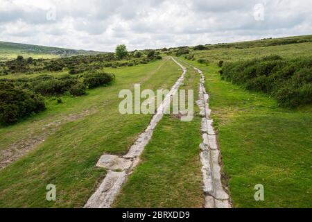 Haytor Granite Tramway (1820) wurde gebaut, um Granit von Haytor Quarry zum Stover Kanal zu transportieren. Dartmoor National Park, Devon, England, U. Stockfoto