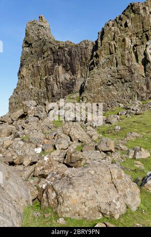 Das Gefängnis vom Quiraing Pfad, Trotternish Ridge, Isle of Skye, Schottland, Großbritannien Stockfoto