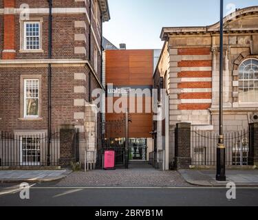 Chelsea College of Arts, Nebeneingang. Die renommierte Kunstschule ist Teil der größeren Gruppe der University of Arts London (UAL). Stockfoto