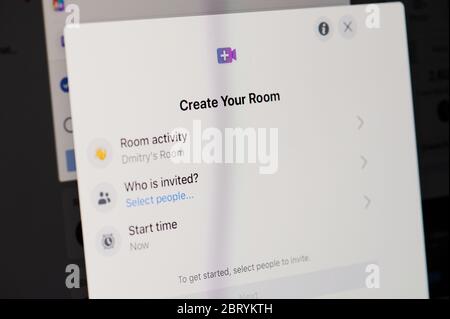 New-York , USA - 22. Mai 2020: Erstellen von virtuellen Raum in facebook Hauptseite Nahaufnahme Ansicht auf Laptop-Bildschirm Stockfoto