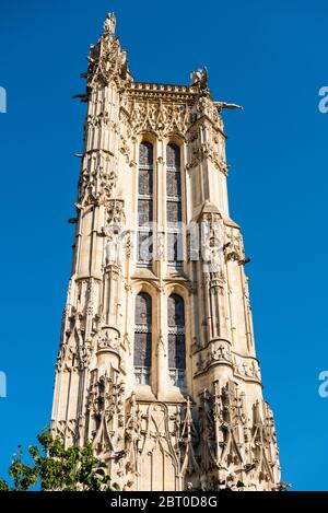 Saint-Jacques Tower, ein Denkmal im 4. Arrondissement von Paris, Frankreich. Reste der zerstörten Kirche des Heiligen Jacques La Boucherie Stockfoto