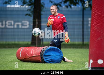 Karlsruhe, Deutschland. 22. Mai 2020. Torwart Sven Müller (KSC) beim Torwart Training. GES/Fußball/2. Bundesliga: Training des Karlsruher SC während der Corona-Krise, 22. Mai 2020 Fußball: 2. Liga: Training des Karlsruher SC während der Corona-Krise, 22. Mai 2020 Quelle: dpa/Alamy Live News Stockfoto