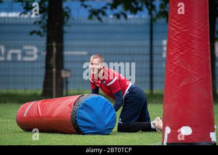 Karlsruhe, Deutschland. 22. Mai 2020. Torwart Sven Müller (KSC) beim Torwart Training. GES/Fußball/2. Bundesliga: Training des Karlsruher SC während der Corona-Krise, 22. Mai 2020 Fußball: 2. Liga: Training des Karlsruher SC während der Corona-Krise, 22. Mai 2020 Quelle: dpa/Alamy Live News Stockfoto