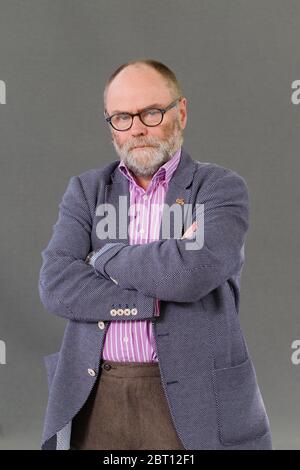 Der nordirische Journalist, Autor und Sender Malachi O'Doherty nimmt an einem Fotocall während des jährlichen Edinburgh International Book Festival 2018 Teil Stockfoto