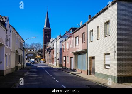 Erkelenz, Nordrhein-Westfalen, Deutschland - Rheinisches Braunkohlebergbaugebiet, das Dorf Keyenberg soll Platz machen für die RWE-Tagebau Garzweiler an Stockfoto