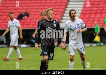 Kopenhagen, Dänemark. Mai 2020. Der 40-jährige Trainer Henrik H. Hansen (16) von Odense Boldklub feierte im Trainingsspiel zwischen FC Kopenhagen und ob in Telia Parken ein Comeback. Quelle: Gonzales Photo/Alamy Live News Stockfoto