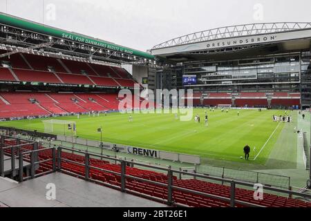 Kopenhagen, Dänemark. Mai 2020. Ab nächster Woche wird die dänische Superliga wieder starten, aber ohne Fans auf den Stadien aufgrund des Ausbruchs des Corona-Virus. Hier treffen sich FC Kopenhagen und ob in einem Trainingsspiel in Telia Parken. (Foto: Gonzales Photo/Alamy Live News Stockfoto