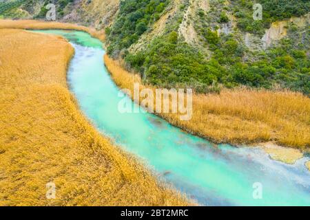 Rückbett und Fluss Luftaufnahme. Stockfoto