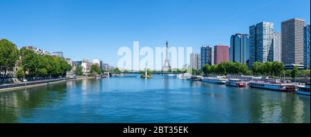 Eiffelturm, seine und Freiheitsstatue in Paris, Frankreich. Stockfoto
