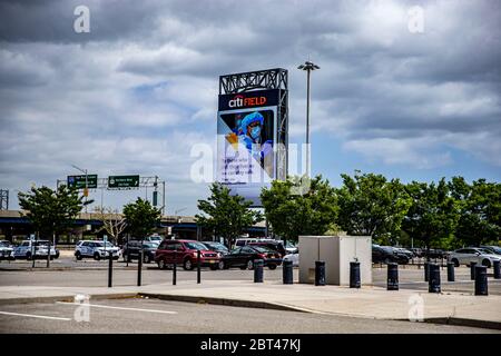 New York, N.Y/USA – 22. Mai 2020: Eine Ausstellung zu Ehren der Beschäftigten des Gesundheitswesens im Citi Field. Quelle: Gordon Donovan/Alamy Live News Stockfoto