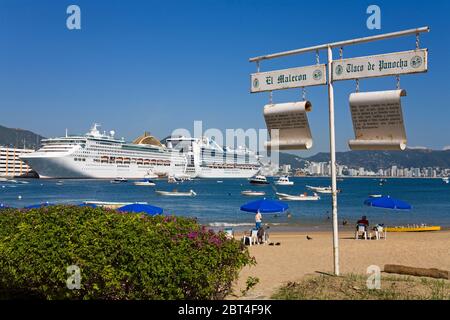 Tlacopanocha Strand in Altstadt Acapulco, Bundesstaat Guerrero, Mexiko, Nordamerika Stockfoto