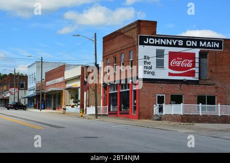 Ein ruhiger Nachmittag in der kleinen Stadt Franklinton North Carolina. Stockfoto