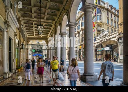 Via XX Settembre, große Arkaden-Shopping und Promenading Straße der Genuesen und gesäumt von repräsentativen Gebäuden aus der Zeit, vor allem einige Stockfoto