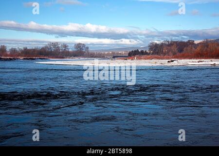 MT00529-00...MONTANA - der Madison River an seinem Zusammenfluss mit dem Jefferson River im Missouri Headwaters State Park. Stockfoto