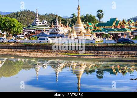 Wat Chong Kham in Mae Hong Son, Nord-Thailand Stockfoto