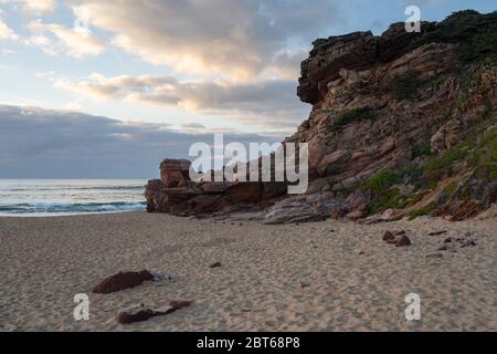 Strand Praia do amado bei Sonnenuntergang in Costa Vicentina, Portugal Stockfoto