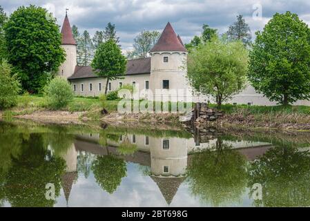 Schloss Waldeichs im Waldviertel im Frühling Stockfoto