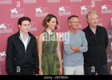 VENEDIG, ITALIEN - SEPTEMBER 04: Richard Madden, Rebecca Hall, Patrice Leconte und Alan Rickman besuchen 'Une Promesse' Photocall Stockfoto