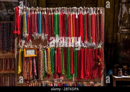 Kathmandu-Bhaktapur. Touristische Souvenirläden in der mittelalterlichen Stadt Bhaktapur Stockfoto