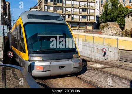 Moderne U-Bahn in Porto, Portugal. Transportsystem in Europa Stadt Stockfoto